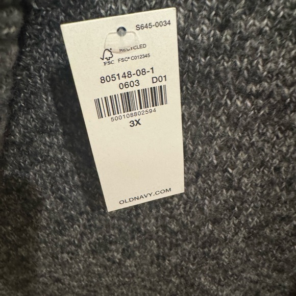 Old Navy Turtleneck Sweater NWT - Picture 3 of 3